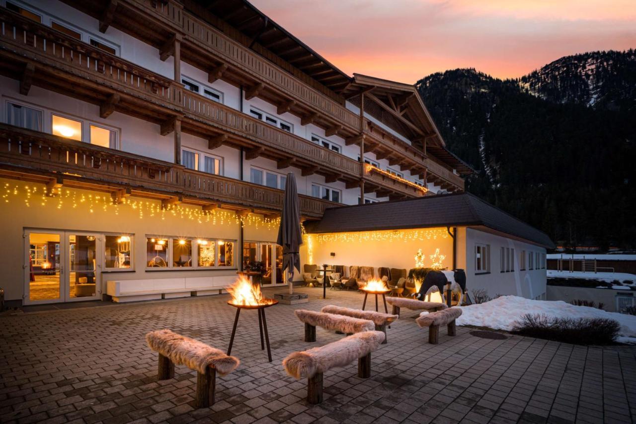 Kuhotel By Rilano Bald Elaya Hotel Steinplatte Waidring Exterior foto